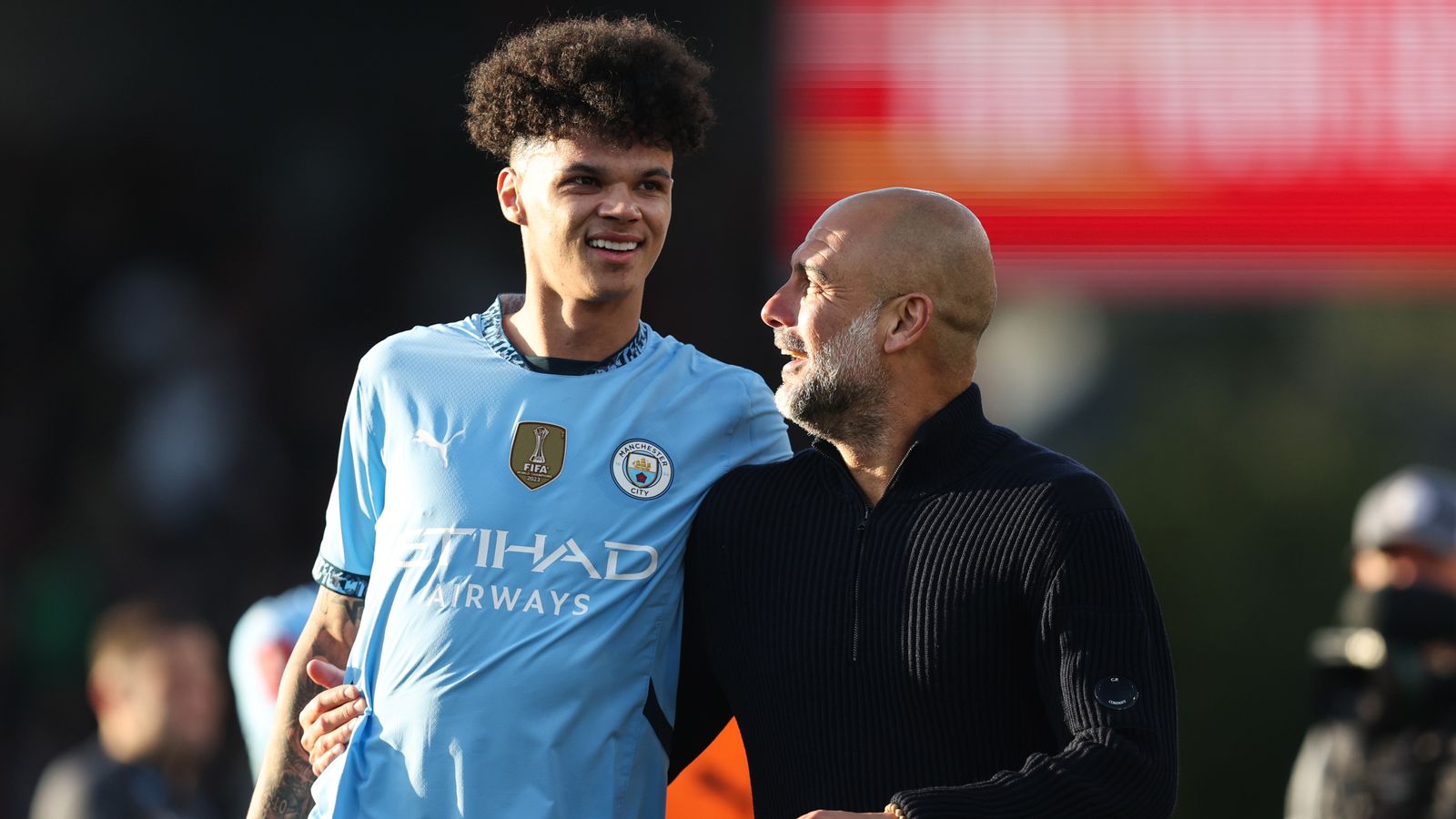 Nico O'Reilly đã lập hai bàn thắng từ băng ghế dự bị để giúp Manchester City vào bán kết FA Cup