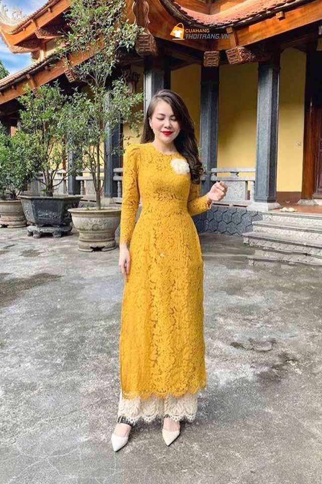 Áo dài cách tân ren đính hoa nổi sang trọng