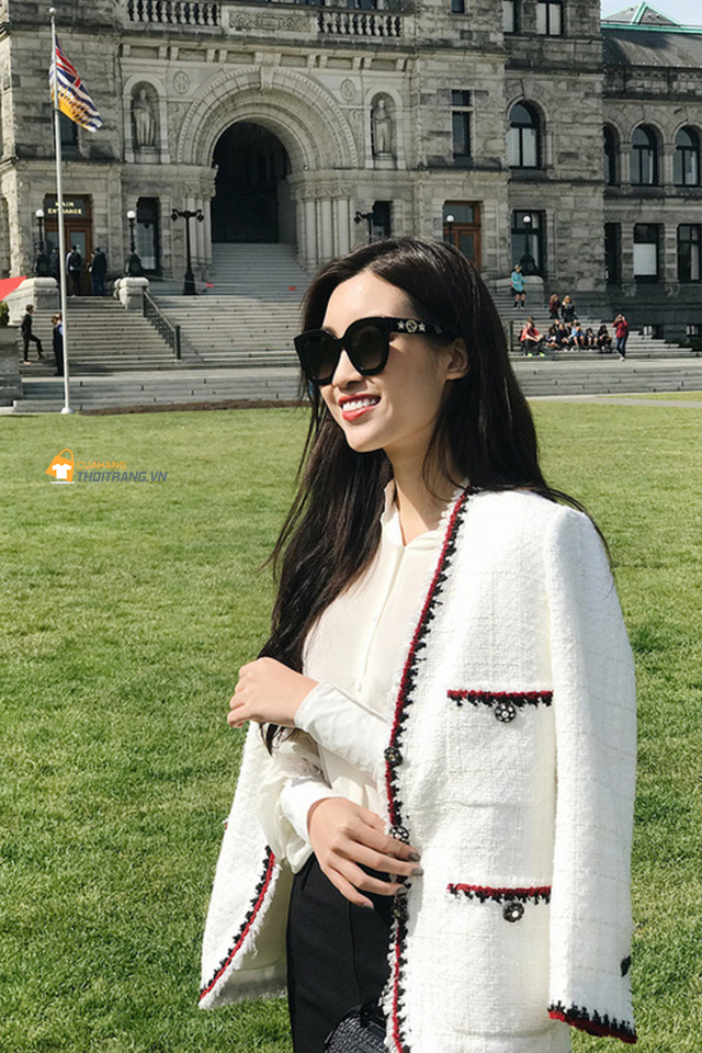 Áo khoác vải tweed trắng viền túi áo và cổ áo nổi bật