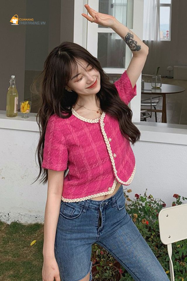 Áo vải tweed cộc tay kết hợp quần bò năng động