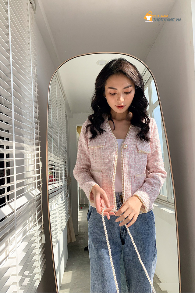 Áo khoác dạ tweed kết hợp quần bò