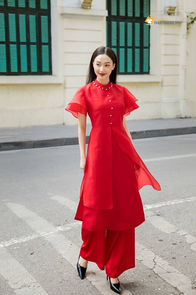Áo dài cổ tròn đính ngọc tay xòe