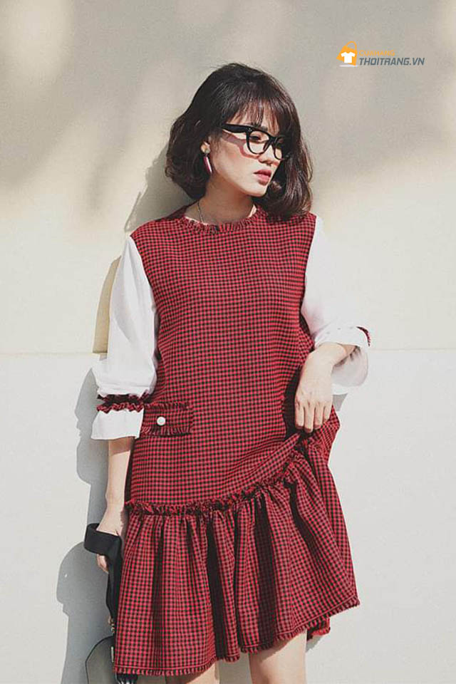 Đầm suông đuôi cá kẻ caro phối tay trắng siêu xinh