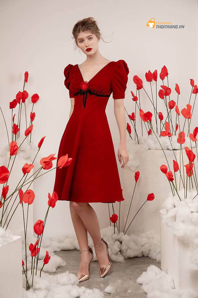 Đầm giáng sinh màu đỏ cổ V chiết eo tay bồng