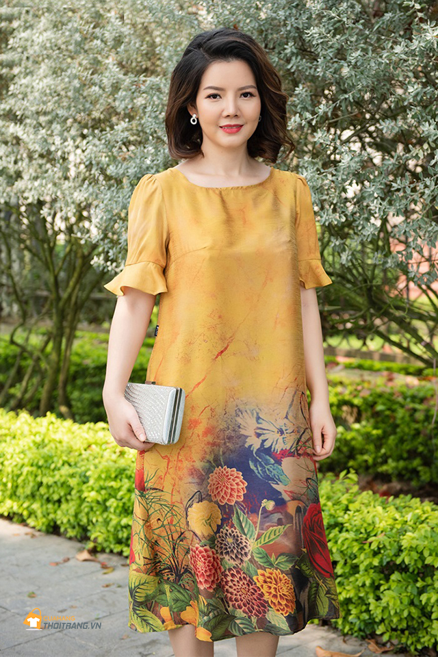 Đầm dáng suông tay lỡ, xòe họa tiết 3D