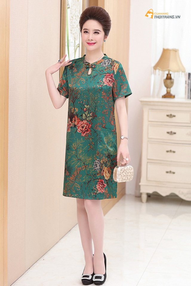 Đầm trung niên hoa cổ tàu quý phái