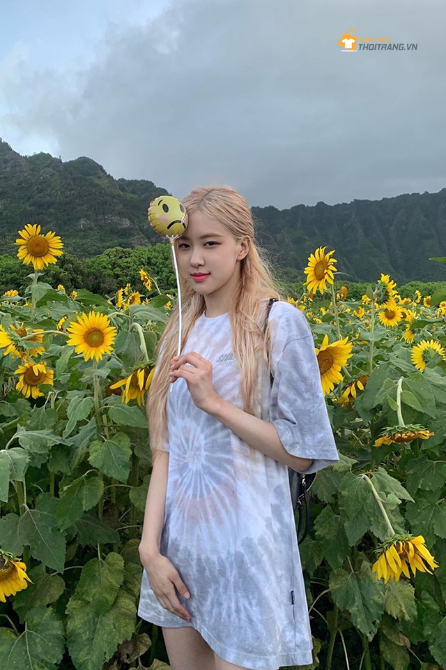 Họa tiết tie-dye mang đậm tinh thần tự do của văn hóa Hippie phù hợp với những ai theo đuổi vẻ ngoài năng động