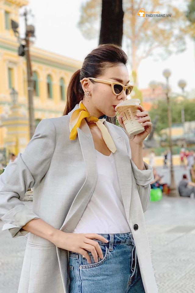 Nơ cổ đem đến vẻ đẹp thu hút hơn cho áo blazer