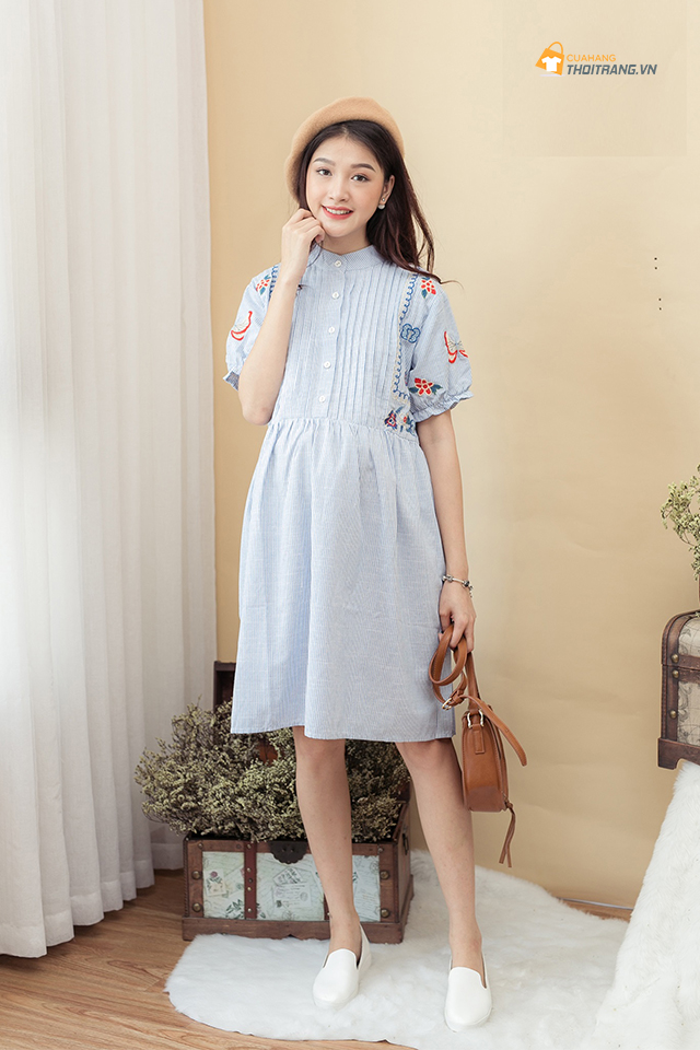 Váy babydoll thêu hoa cổ tàu sang trọng